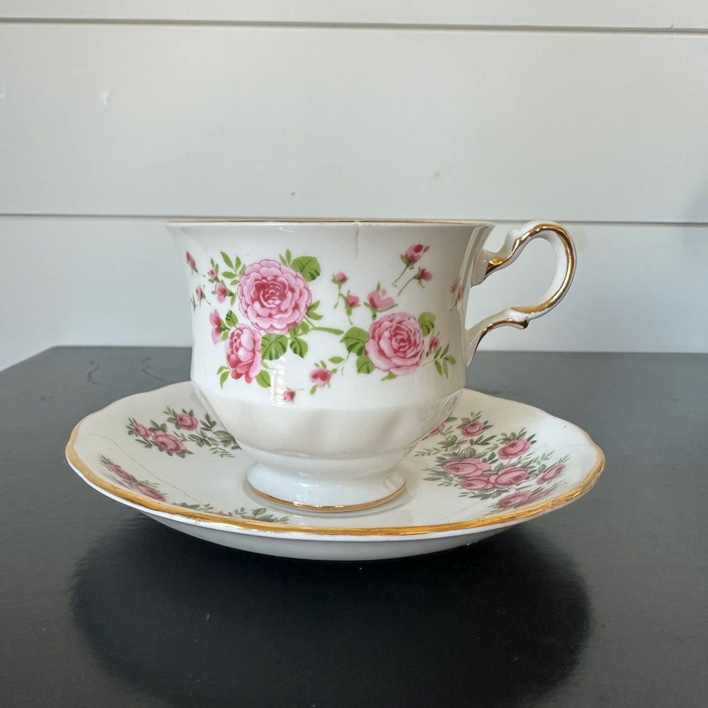 Avon Fine Bone China Pink Roses tea cup